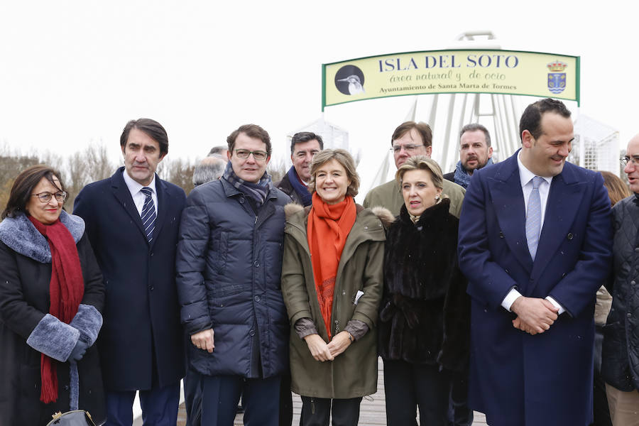 La ministra de Agricultura y Pesca, Alimentación y Medio Ambiente, Isabel García Tejerina, visitó esta mañana el parque fluvial de la Aldehuela, en Salamanca, y la Isla del Soto. 