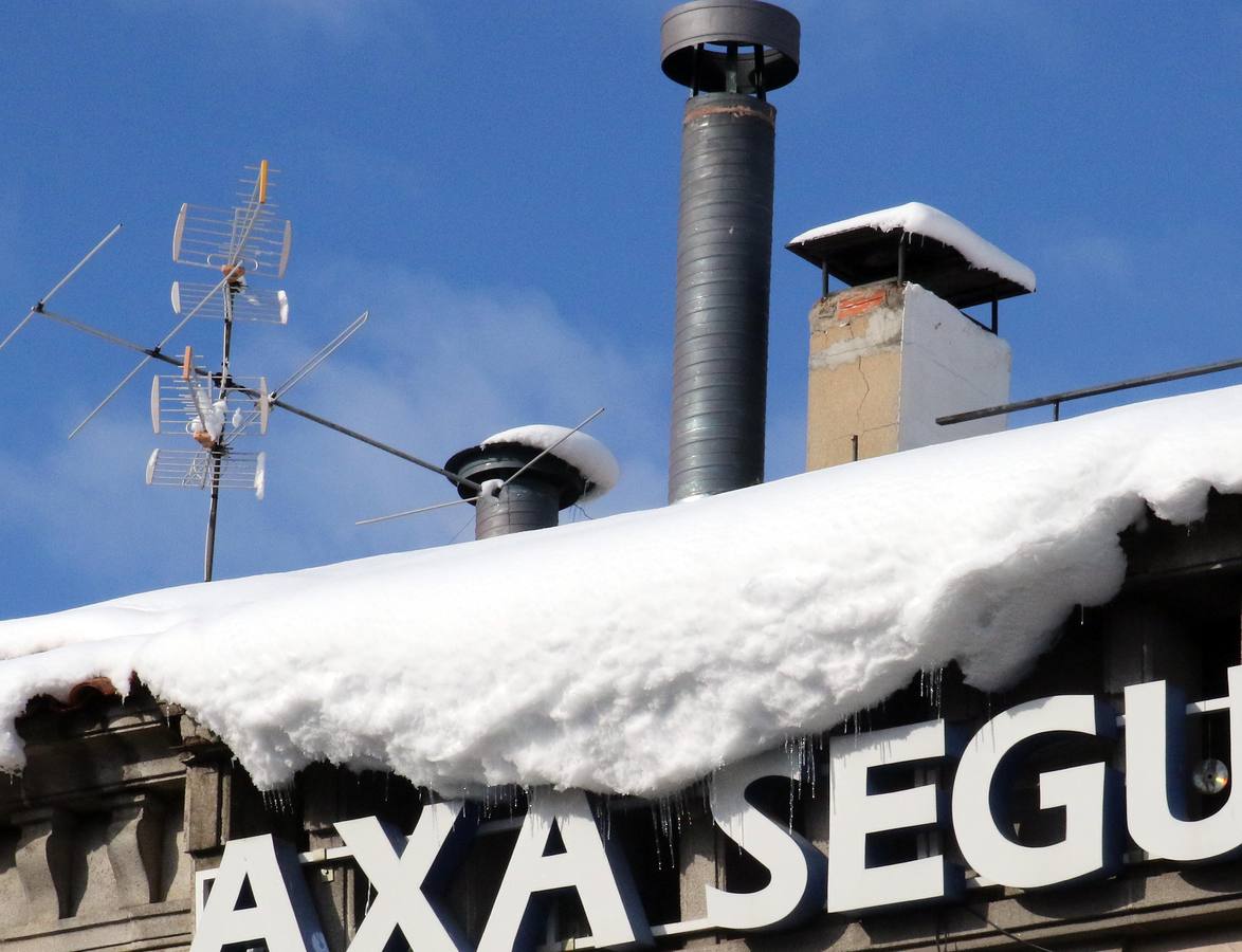 La nieve ha dado paso a la formación de placas de hielo