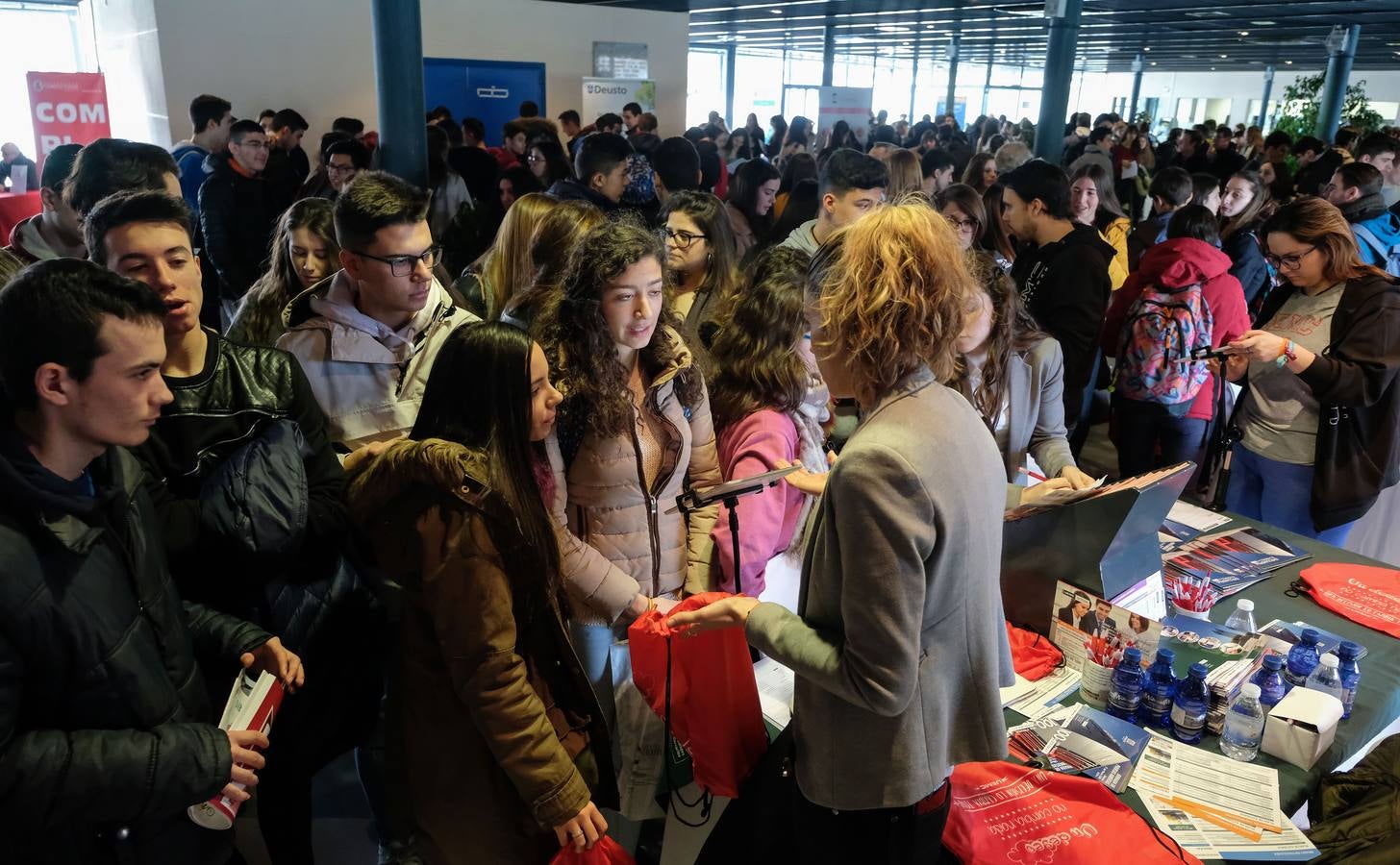 El certamen se dirige a estudiantes de bachillerato, padres y educadores interesados en recibir de forma personalizada consejos que orienten a los alumnos de una manera más certera sobre su elección de grado