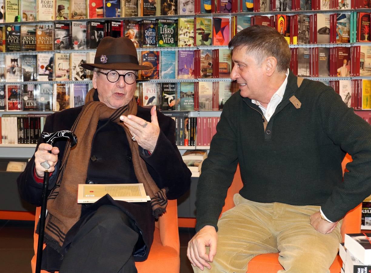 'Dorados días de sol y noche' abarca, en poco menos de quinientas páginas, la vida del autor entre los años 1974 y 1996; unos años en los que en España surge el hito de La Movida