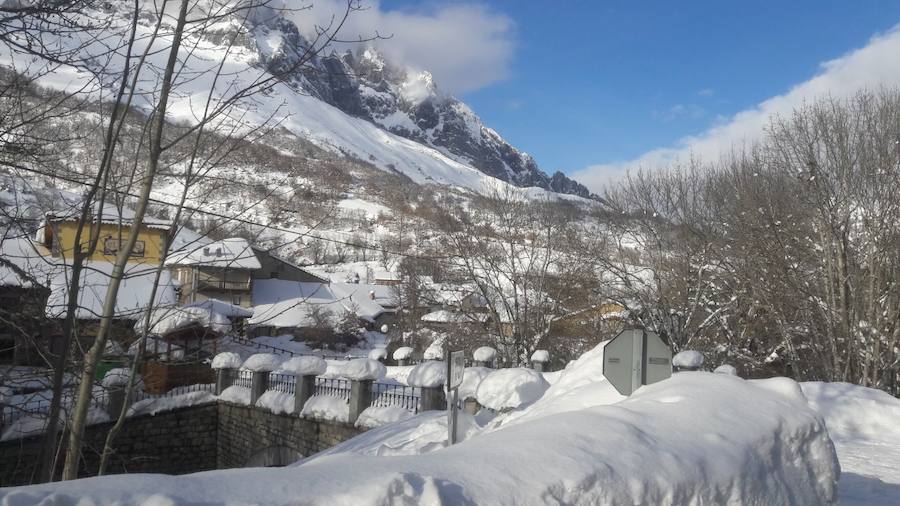 De Panderruedas a Valdeón bajo un manto de nieve