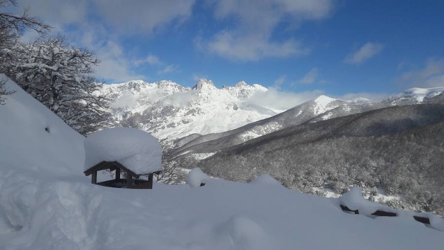 De Panderruedas a Valdeón bajo un manto de nieve