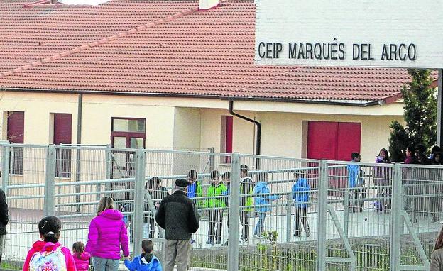 Exterior del colegio de San Cristóbal, en cuyas inmediaciones se produjo el presunto intento de secuestro. 