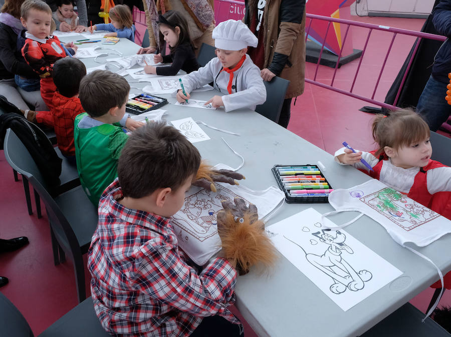 Talleres de carnaval en la Cúpula del Milenio