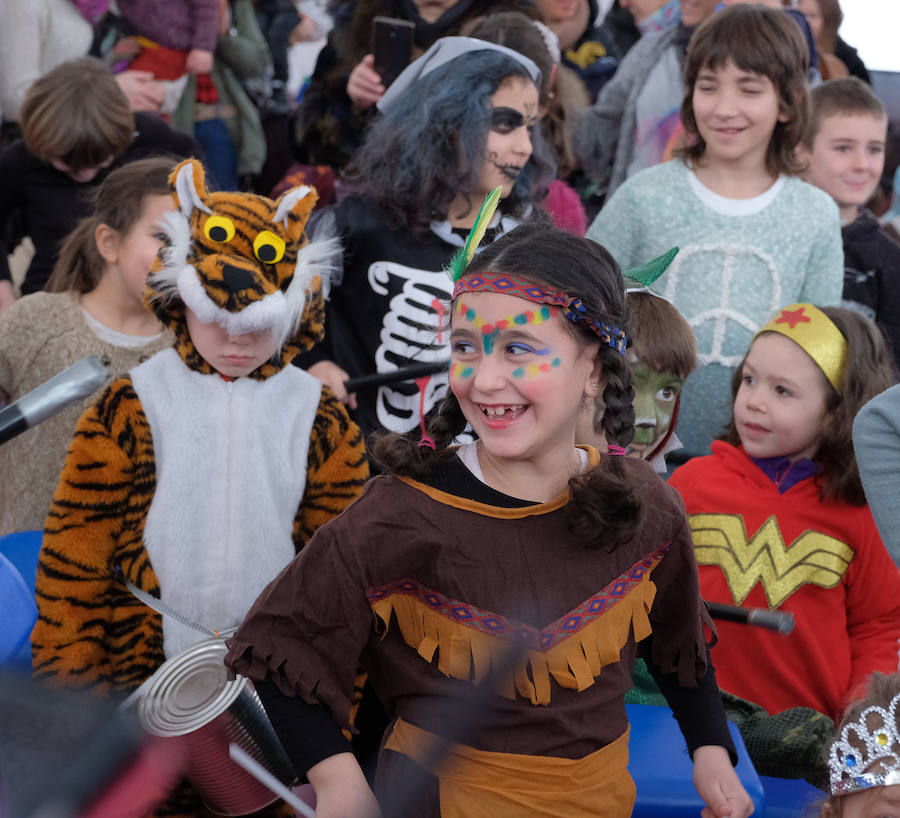 Talleres de carnaval en la Cúpula del Milenio