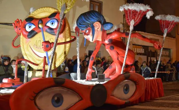 Carroza del carnaval de Aguilar.