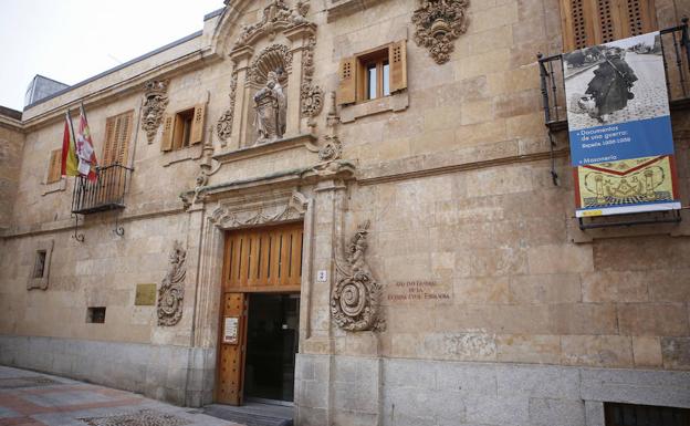 Edificio del Archivo General de la Guerra Civil Española, situado en la calle Gibraltar. 