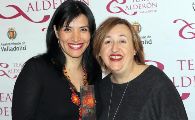 Amaranta Osorio e Itziar Pacual, con su premio.