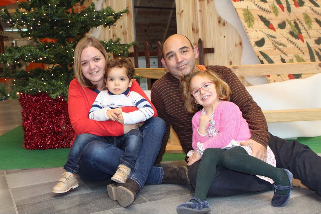 «Felicidades cariño. Otro añito más con estos bichejos. Muchos besos». 