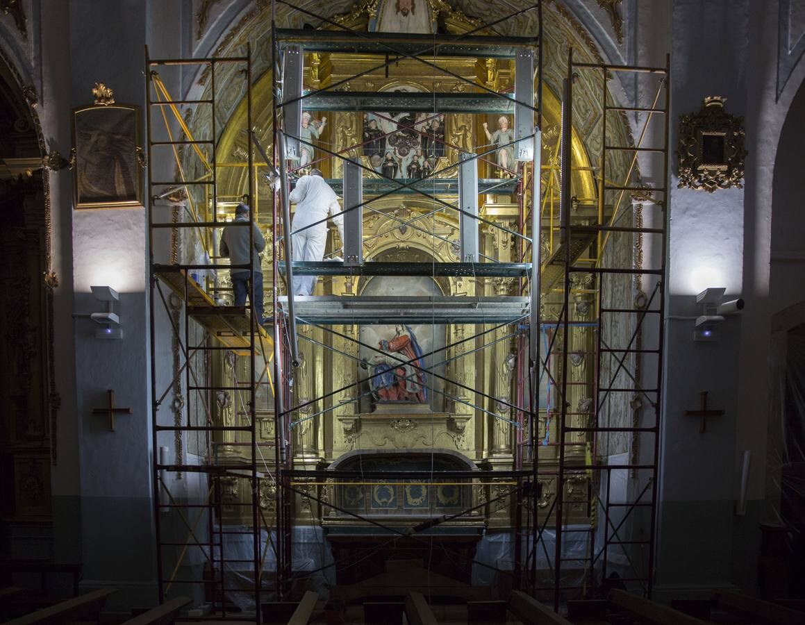 El templo de Real de Burgos devuelve su esplendor al retablo de Nuestra Señora de los Dolores