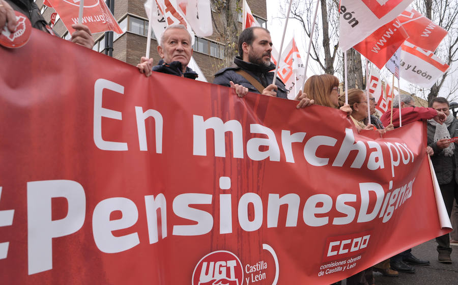 Concentración en defensa del sistema público de pensiones en Valladolid.