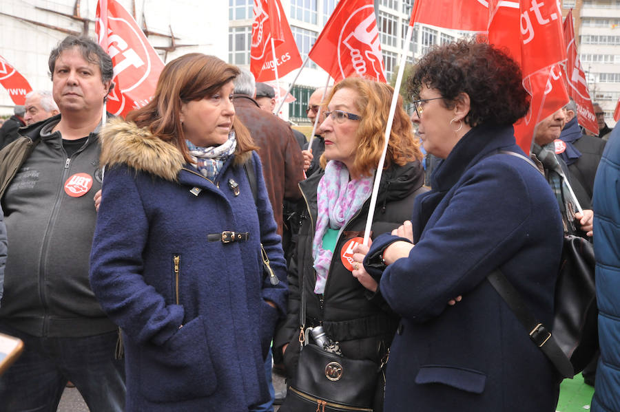 Concentración en defensa del sistema público de pensiones en Valladolid.