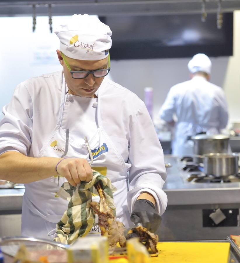 Tres cocineros con estrellas Michelin formaban parte del jurado de este concurso de cocina para celíacos celebrado en la Escuela Internacional de Cocina Fernando Pérez de Valladolid