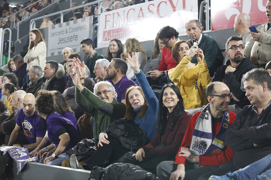 Fotos: La afición palentina llena el pabellón en su reestreno