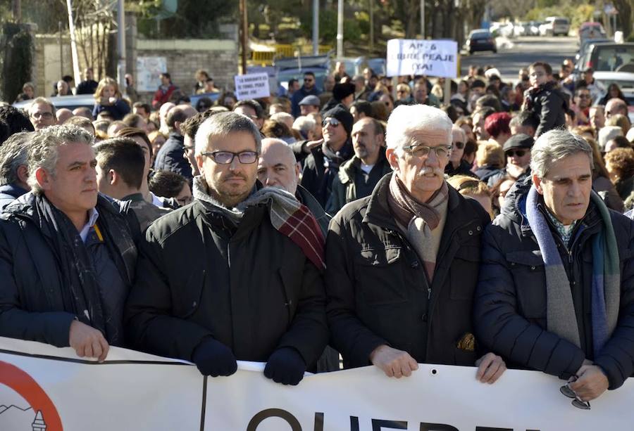 Fotos: Manifestacion en la peligrosa Travesía de San Rafael
