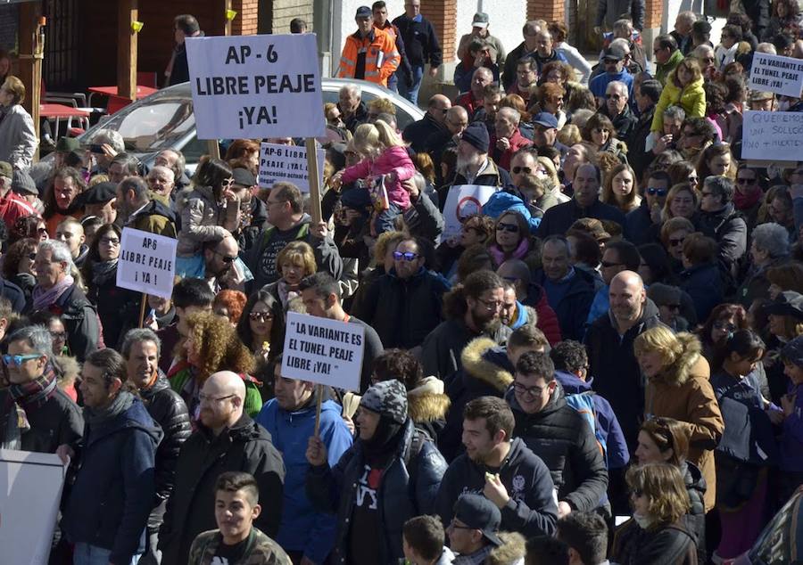 Fotos: Manifestacion en la peligrosa Travesía de San Rafael