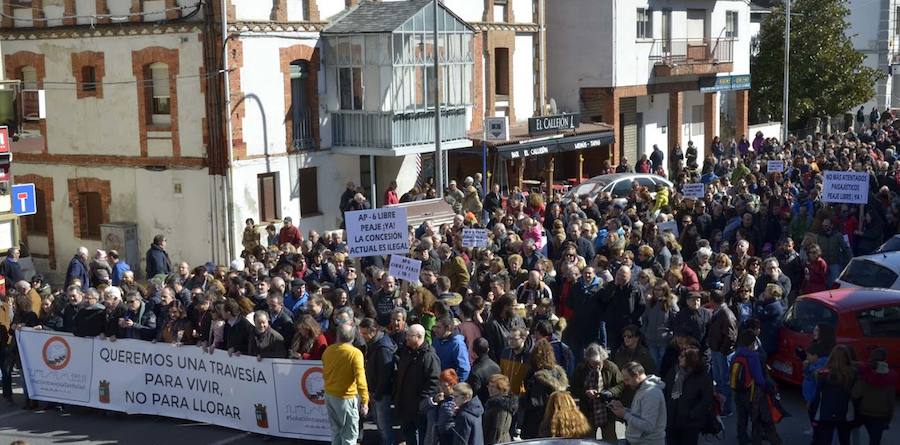 Fotos: Manifestacion en la peligrosa Travesía de San Rafael
