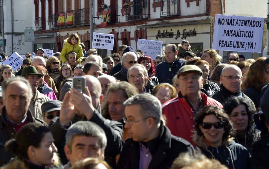 Fotos: Manifestacion en la peligrosa Travesía de San Rafael