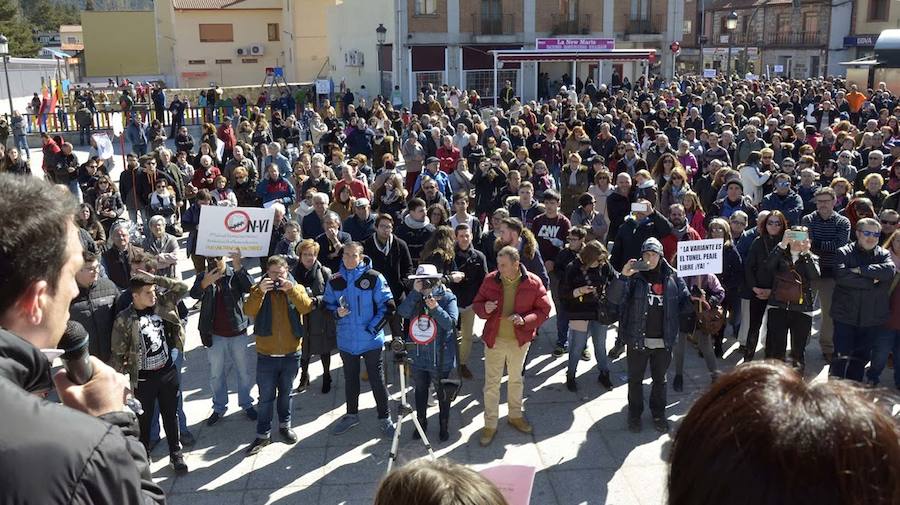 Fotos: Manifestacion en la peligrosa Travesía de San Rafael