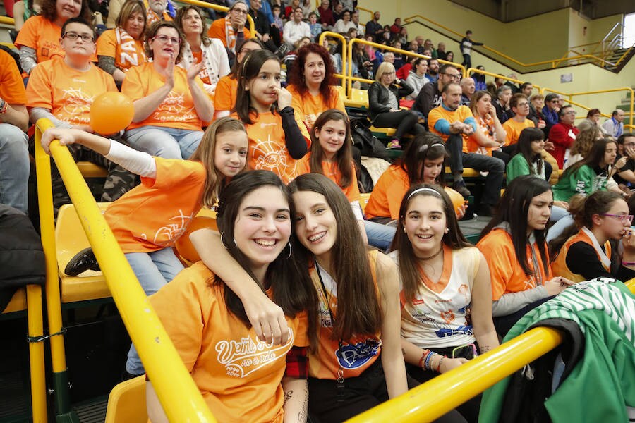 Fotos: Partido de baloncesto entre el CB Avenida y el Quesos El Pastor de Zamora