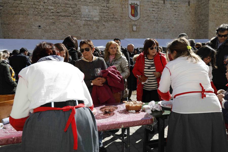 Más de 600 personas se dieron cita el sábado para celebrar la matanza del cerdo, una tradición a la que los habitantes del Valle del Cuco no quieren renunciar.