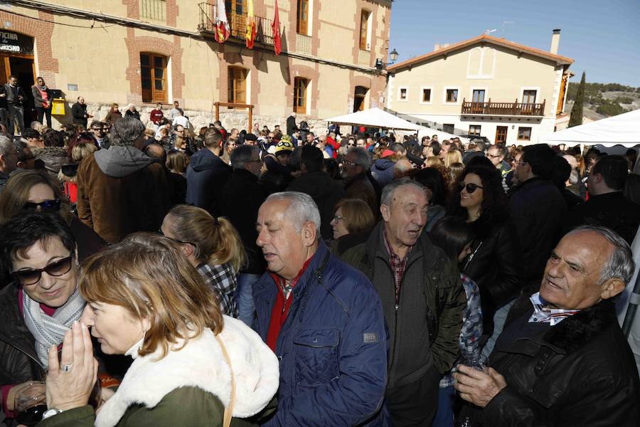 Más de 600 personas se dieron cita el sábado para celebrar la matanza del cerdo, una tradición a la que los habitantes del Valle del Cuco no quieren renunciar.