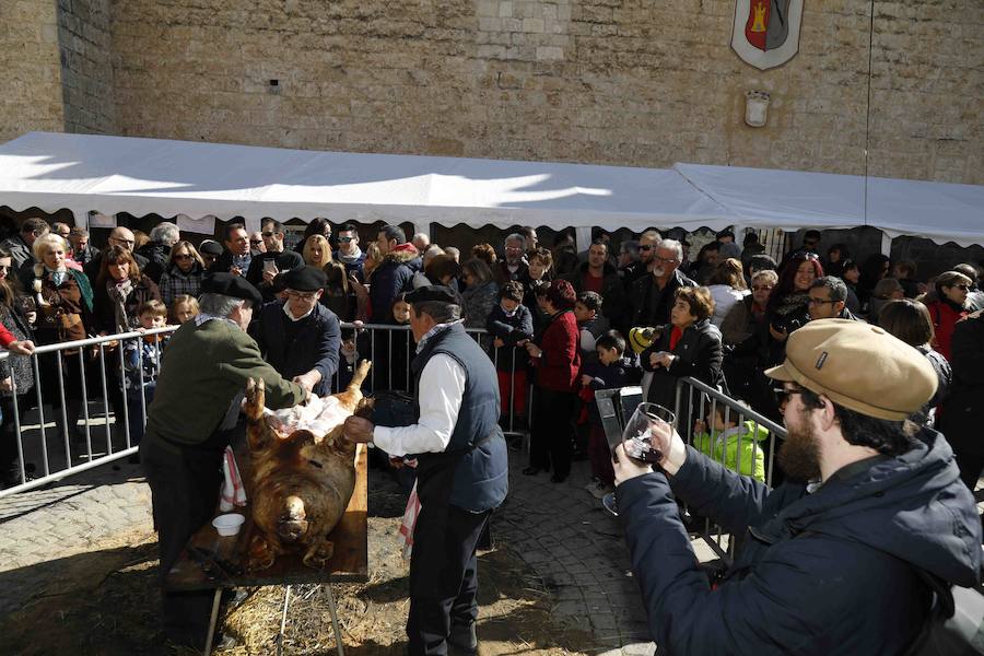 Más de 600 personas se dieron cita el sábado para celebrar la matanza del cerdo, una tradición a la que los habitantes del Valle del Cuco no quieren renunciar.
