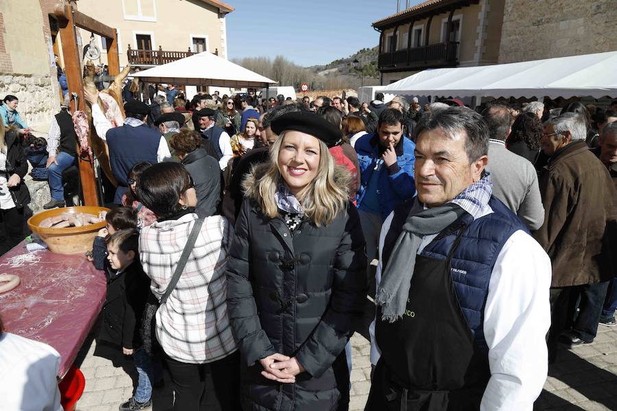 Más de 600 personas se dieron cita el sábado para celebrar la matanza del cerdo, una tradición a la que los habitantes del Valle del Cuco no quieren renunciar.