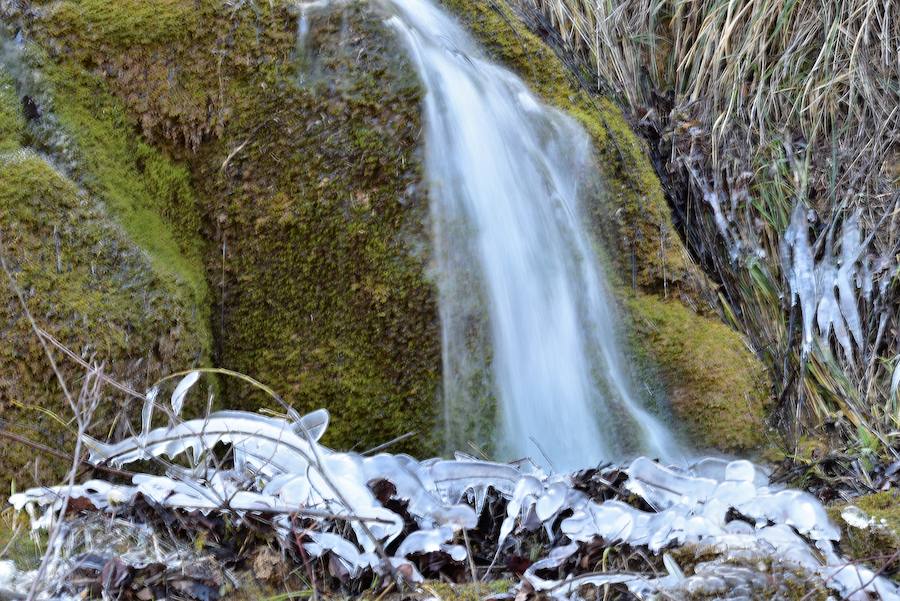 Fotos: Hielo y bajas temperaturas en Covalagua