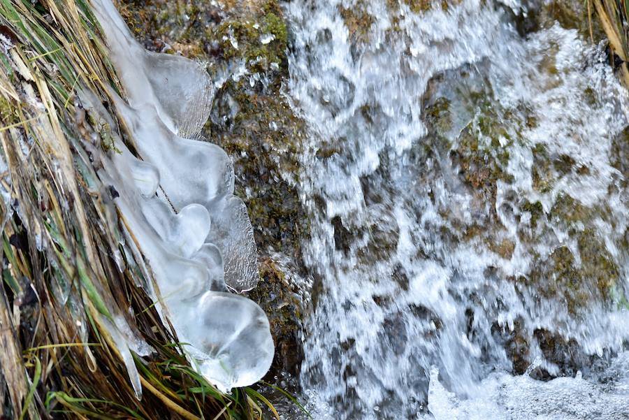 Fotos: Hielo y bajas temperaturas en Covalagua
