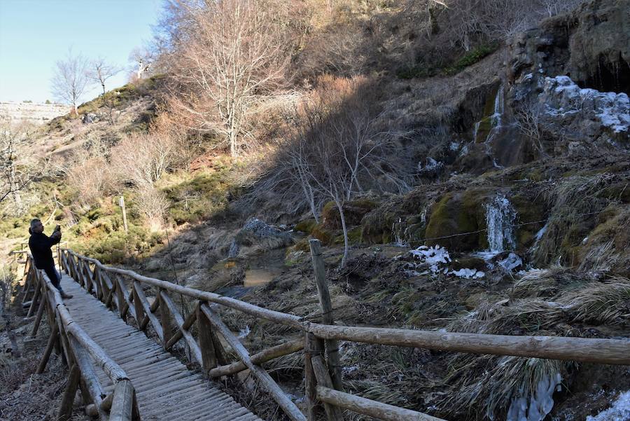 Fotos: Hielo y bajas temperaturas en Covalagua