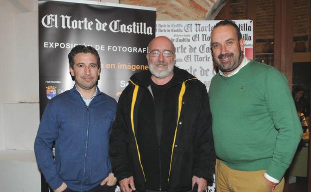 Galería. Asistentes a la inauguración de la exposición.
