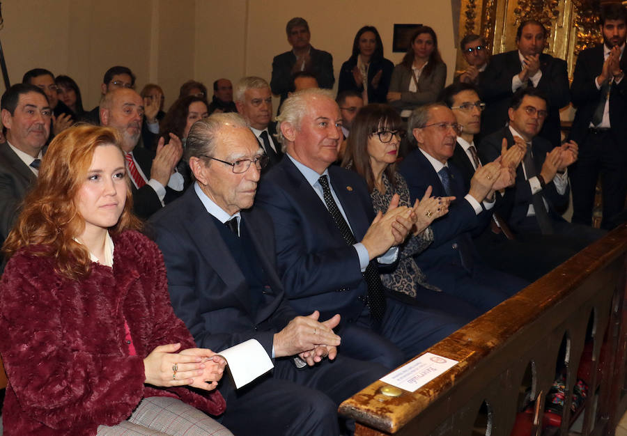 La delegada del Gobierno en Castilla y León, María José Salgueiro, pregonó ayer en la Cofradía Penitencial de Jesús Nazareno, en un acto en el que ensalzó la celebración de la Pasión en Valladolid.