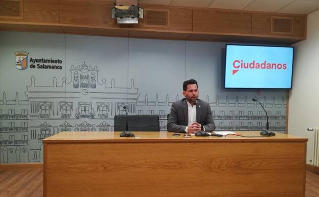 Alejandro González Bueno, durante su comparecencia ante los periodistas. 