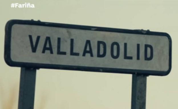 El cartel de Valladolid da la bienvenida al guardia civil cuando llega a la ciudad. 