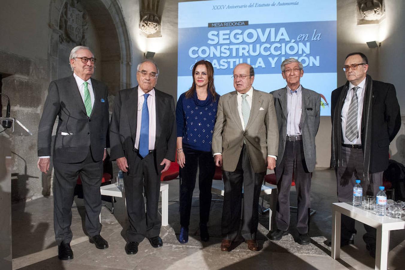 Fotos: Segovia debate sobre la construcción de Castilla y León