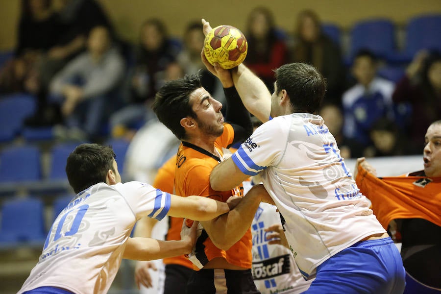 Fotos: Partido entre el BM Ciudad de Salamanca y el Atlético Avilesina