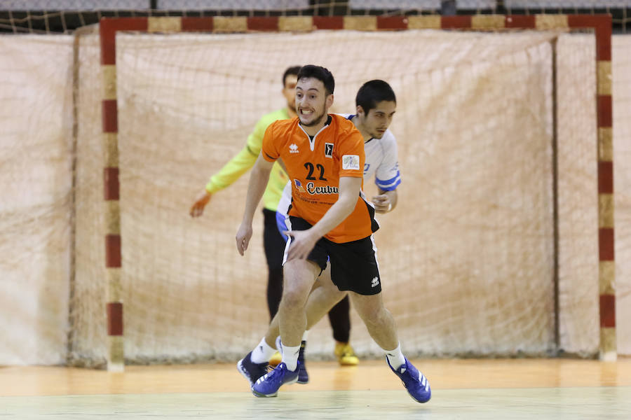 Fotos: Partido entre el BM Ciudad de Salamanca y el Atlético Avilesina