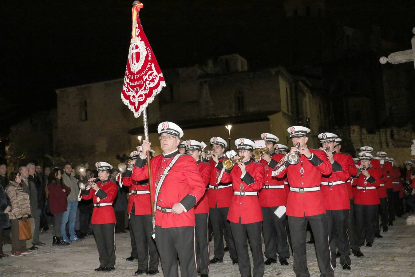 Participaron la Agrupación Torre del Reloj (Peñafiel), la banda de la Cofradía de la Sagrada Pasión y la de la Hermandad de la Preciosísima Sangre