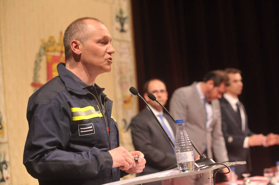 El acto sirvió para rendir homneaje a los 26 bomberos jubilados en los últimos dos años 