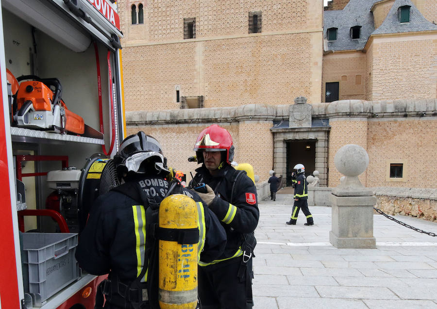 Fotos: Simulacro de incendio en el Alcázar de Segovia