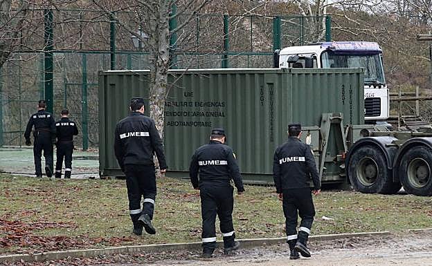Varios miembros del quinto batallón de la UME, en La Granja. 