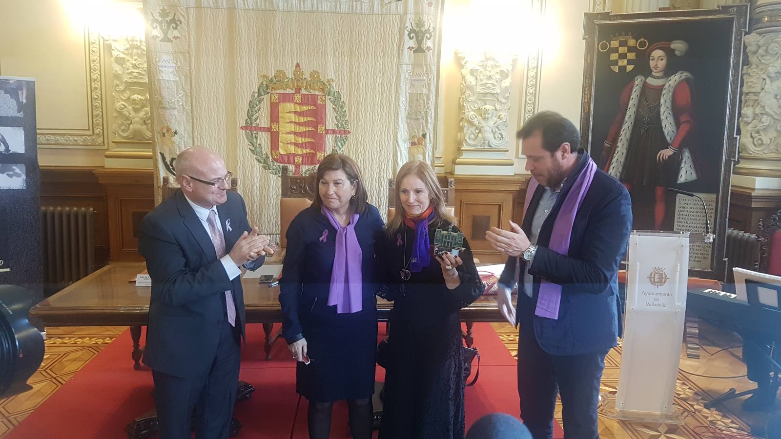 Durante el acto se ha hecho entrega del premio de igualdad a Henar Sastre, fotógrafa de El Norte de Castilla