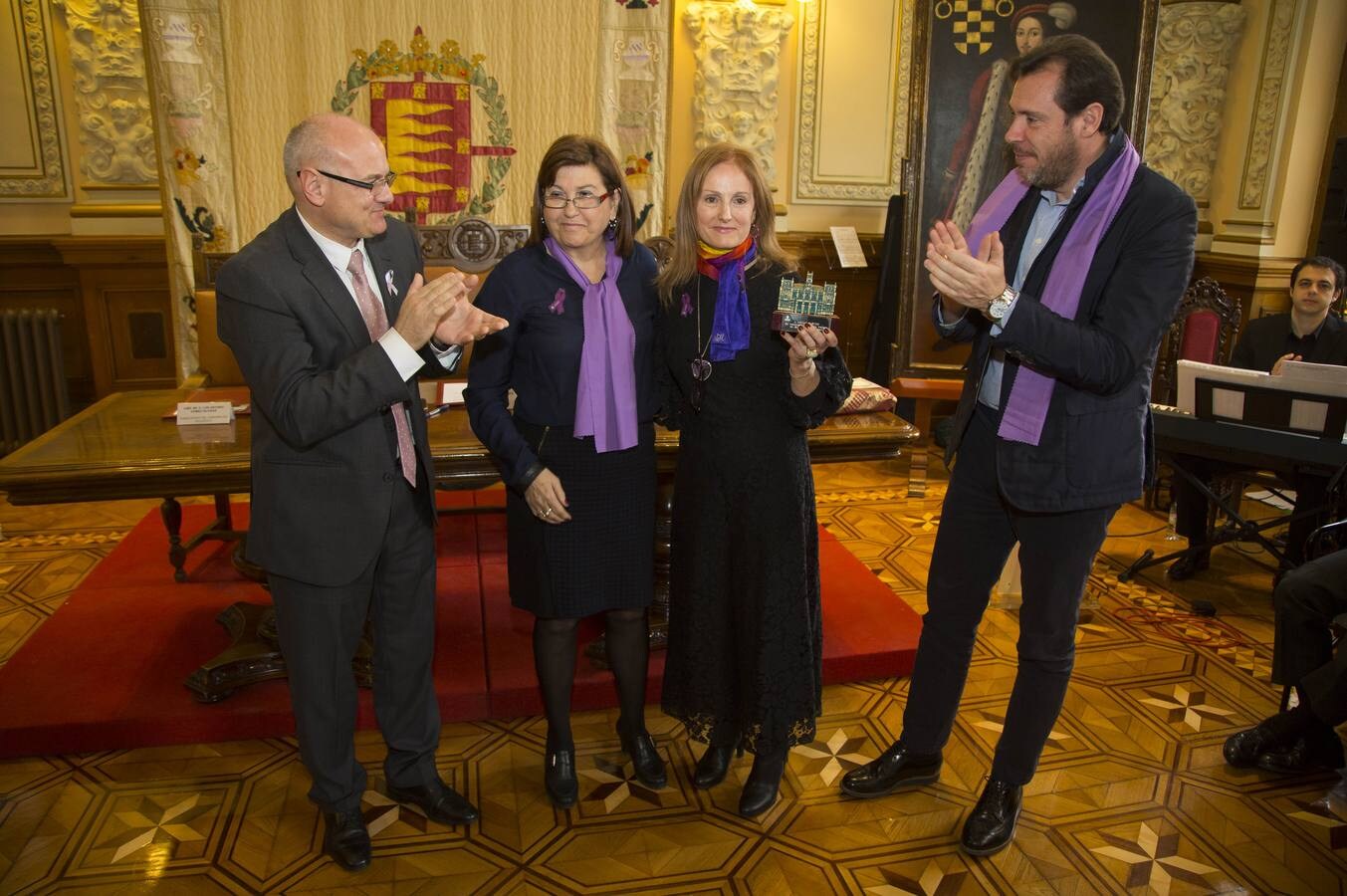 Durante el acto se ha hecho entrega del premio de igualdad a Henar Sastre, fotógrafa de El Norte de Castilla