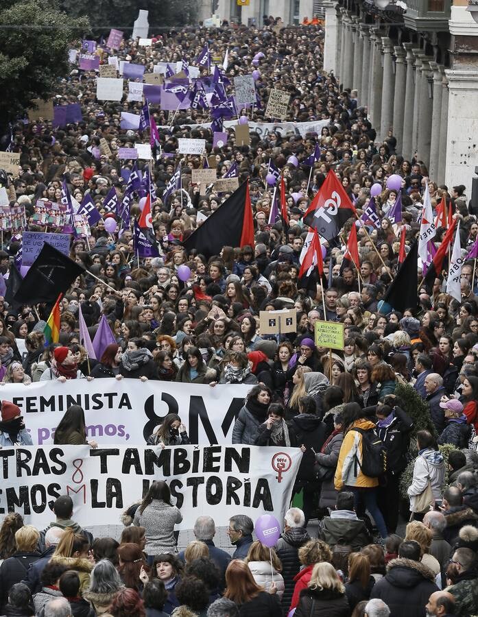 Fotos: Manifestación estudiantil convocada por la Asamblea Feminista de Valladolid