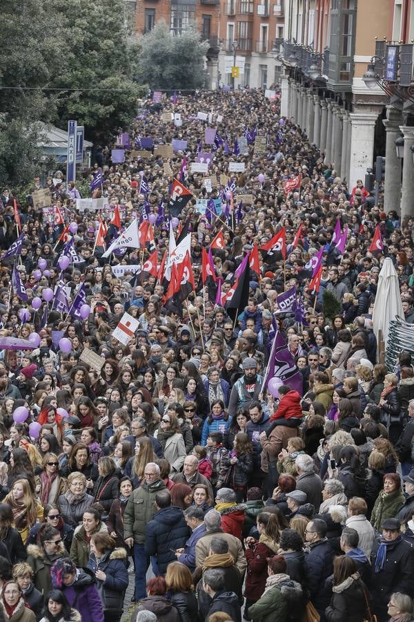 Fotos: Manifestación estudiantil convocada por la Asamblea Feminista de Valladolid