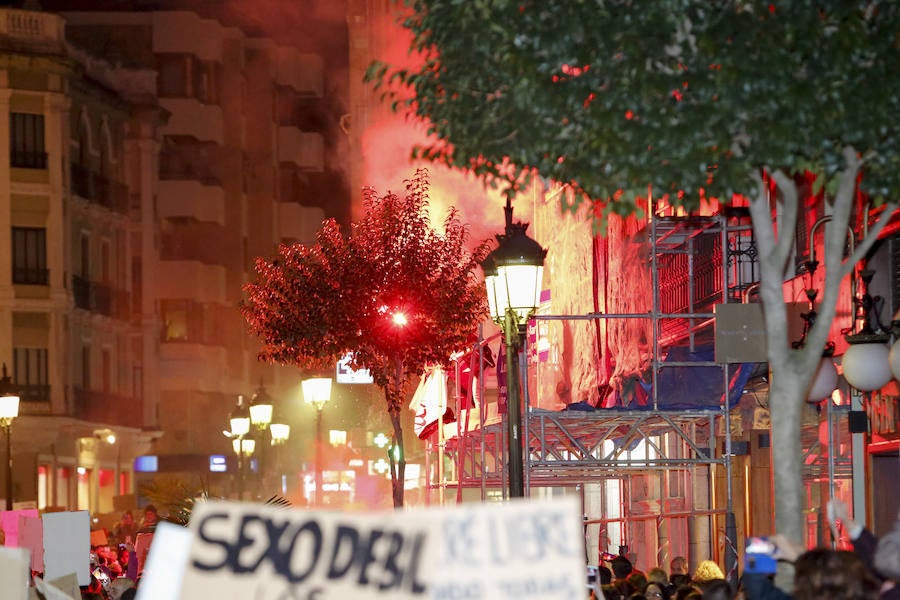 Más de 15.000 personas, según Policía Nacional, han participado en Salamanca en la manifestación convocada por los movimientos feministas con motivo del 8-M