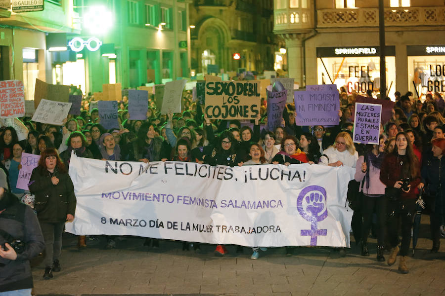 Más de 15.000 personas, según Policía Nacional, han participado en Salamanca en la manifestación convocada por los movimientos feministas con motivo del 8-M