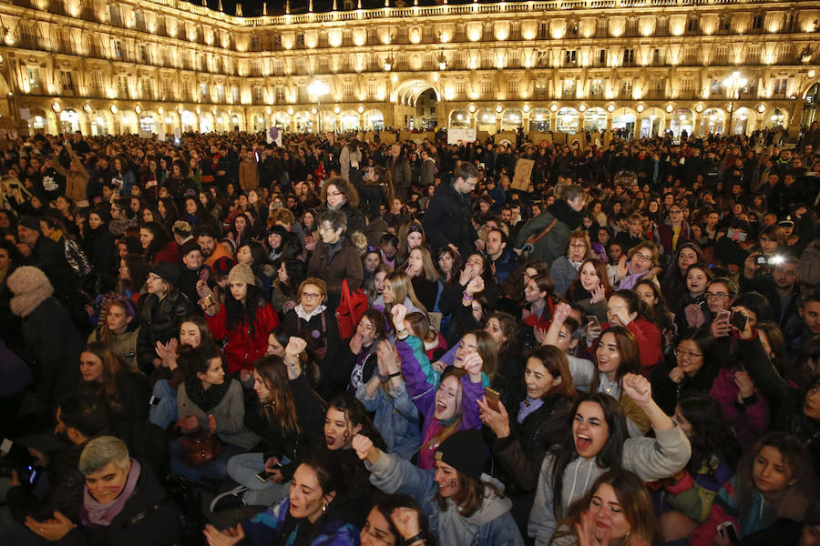Más de 15.000 personas, según Policía Nacional, han participado en Salamanca en la manifestación convocada por los movimientos feministas con motivo del 8-M