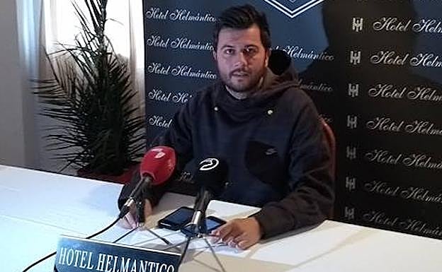 Astu en la rueda de prensa previa al partido ante el Almazán. 